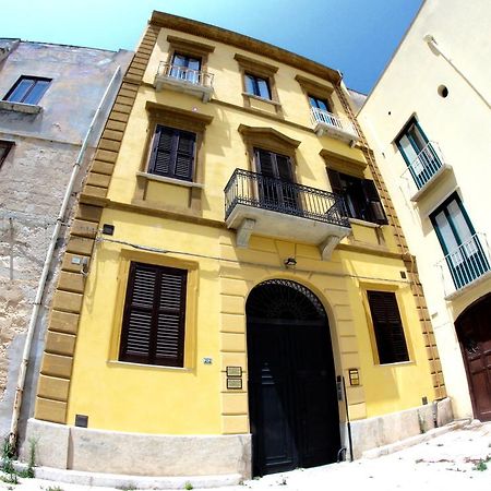Al 22 Appartamenti Trapani Exterior foto